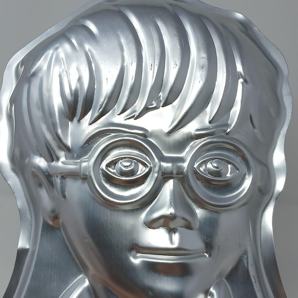 Vintage Wilton Harry Potter Bust Hogwarts Wizard Cake Pan Birthday 2105-5000 - Picture 6 of 7